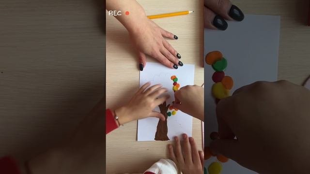 Лепим осеннее дерево из пластилина