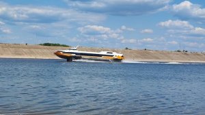Новый Валдай 45Р - на подводных крыльях по реке Волга