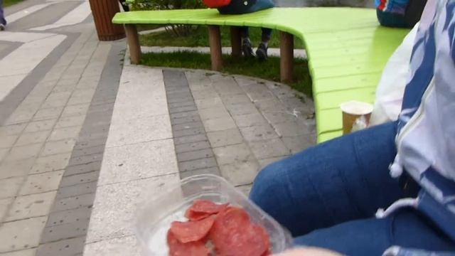 Тетя Света ПРОБУЕТ ШАВЕРМУ в первый раз