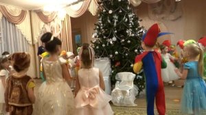 Начинаем хоровод, автор Л. Некрасова /Вход на Новогодний утренник/средняя группа