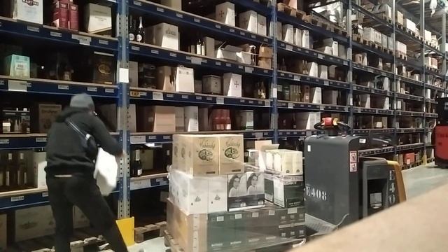 Продуктовый Распределительный центр. Работа с терминалом сбор товара для торговых сетей по накладны смотреть онлайн