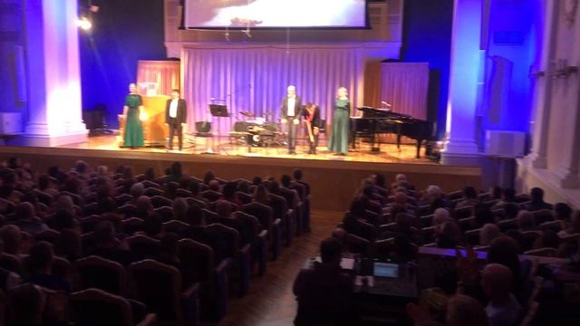 Группа Classy Jazz п/у Олега Матвеева и Анастасия Быкова (орган) - Овация в Тверской Филармонии смотреть онлайн