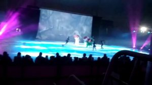 Алиса в Зазеркалье на льду