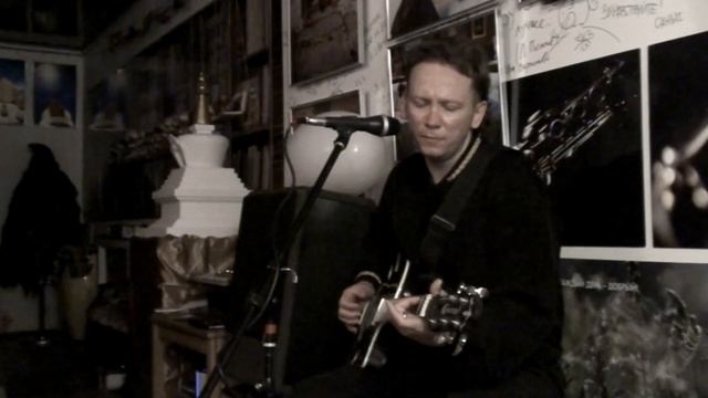 Алекс Моро (гр.GERALDIKA) - Ниточка (акустика.Нижний Новгород.Иванъ-Чайная 4 04 2015) смотреть онлайн