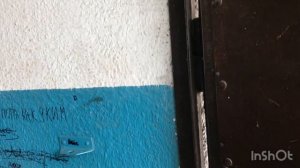 Снимаю дверной доводчик в ремонт