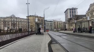 Трамваи «Витязь» и «КТМ-23 (морковка)» на Павелецкой плазе // 16 апреля 2022 года