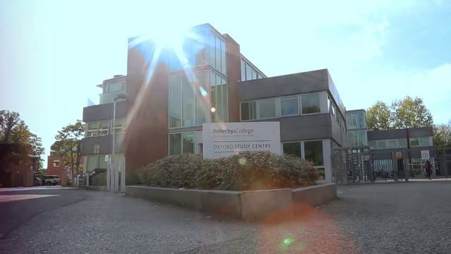 Подготовка к университетам Великобритании с Bellerbys College смотреть онлайн