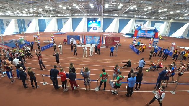 Уверенная победа! (Перетягивание каната) [День учителя ФК 2019] смотреть онлайн