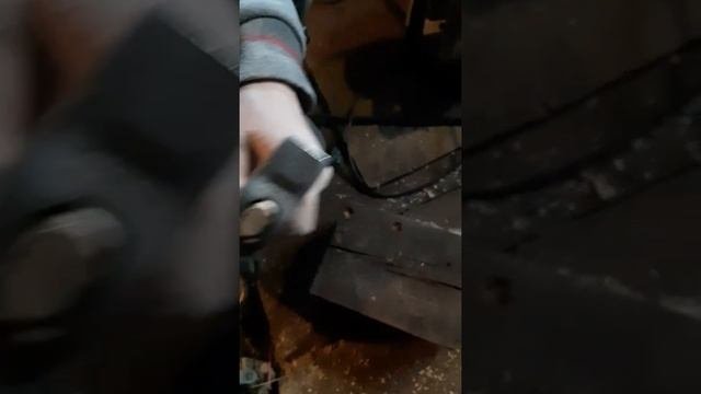 Ручка для молотка своими руками из полена.
