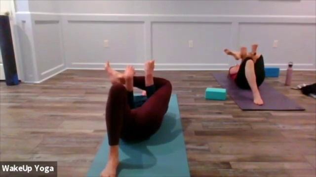 Wake Up Yoga's Vitality Flow with Nicole Schneider смотреть онлайн