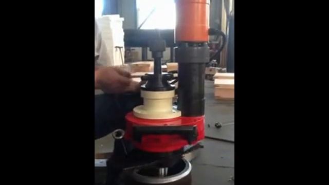 May vat mep ong ISY 250 Pipe Groover смотреть онлайн