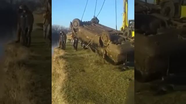 Ловля рыбы с помощью старой машины смотреть онлайн