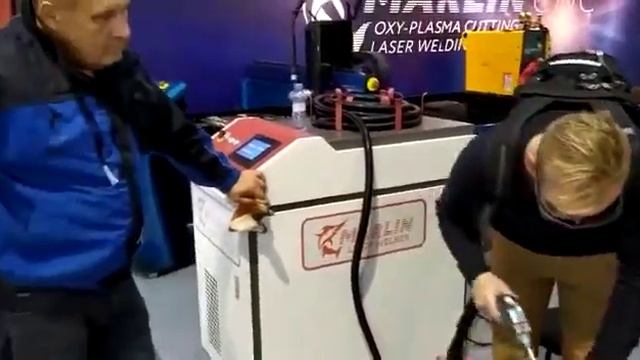 Простота эксплуатации ручной установкой лазерной сварки смотреть онлайн