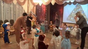 Хоровод "У малышек новый год" / Игровой танец "Учим мишку танцевать"/ автор песен Л.Некрасова