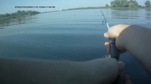 Окунь на поппер под музыку смотреть онлайн