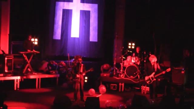 Пикник-Лишь влюбленному вампиру (СПб 28.04.2012) смотреть онлайн