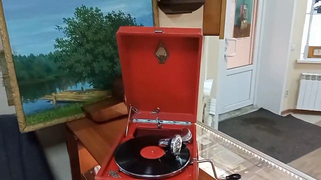 Тройка, исп. О.Я.Лемешев. Патефон Молотов, красный. смотреть онлайн