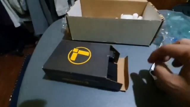 Benchmade Mini Bugout and Leatherman Super Tool 300 смотреть онлайн