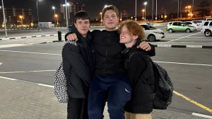 ТРОЙНИЧОК В ЗАЛЕ ( до конца )