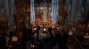 Песнопение на полунощнице в Дивеево.