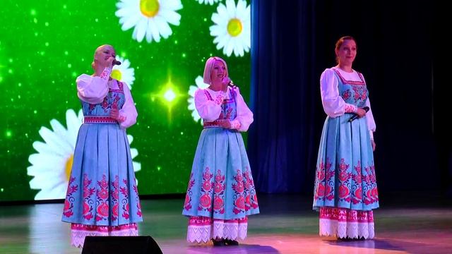 "Ромашки" - Ансамбль "Мелодия" г.Татарск смотреть онлайн