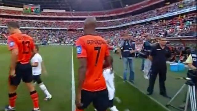 Илья выводит Кривбасс на поле_HQ.wmv смотреть онлайн