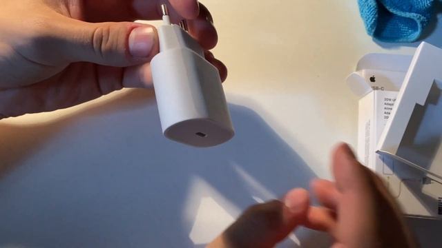 Apple 20w charging adapter unboxing смотреть онлайн