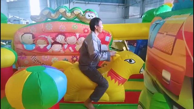 Коммерческий надувной батут «Сафари-экскурсия Ультра», 5x5x2,8 м смотреть онлайн