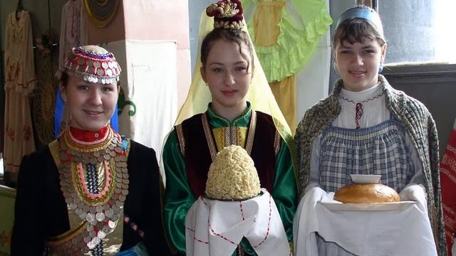 Фотовыставка Артура Лобанова "Радужное многоцветие". Автор песни Александр Белоусов смотреть онлайн