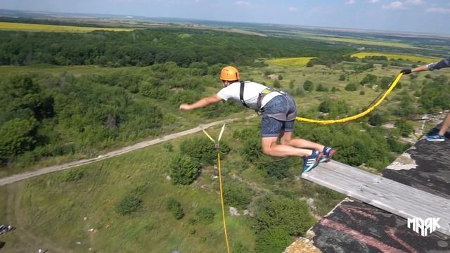 МАЯК | ПРЫЖКИ С ВЕРЕВКОЙ | 5 АВГУСТА смотреть онлайн