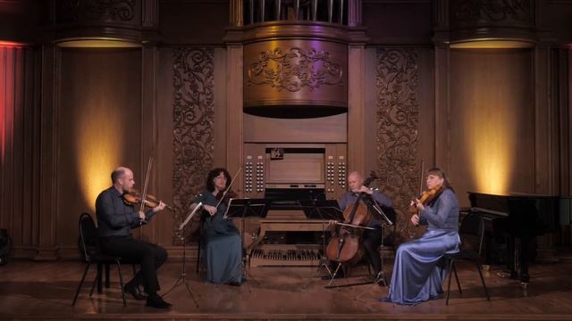 ПЕНЗАКОНЦЕРТ - струнный квартет «Премьера» - «Опираясь на фонарный столб» смотреть онлайн