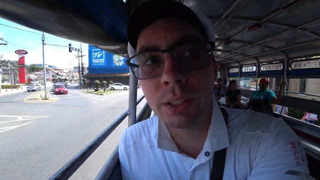 Songteo ride to karon beach - Поездка с ветерком на сонгтео на пляж Карон