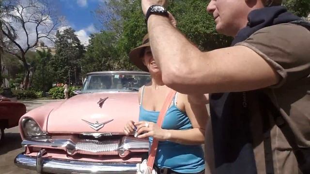 Куба, Гавана. Ретро автомобили смотреть онлайн