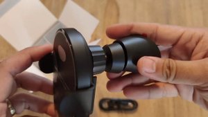 Xiaomi 20W Mi Wireless Car Charger unboxing