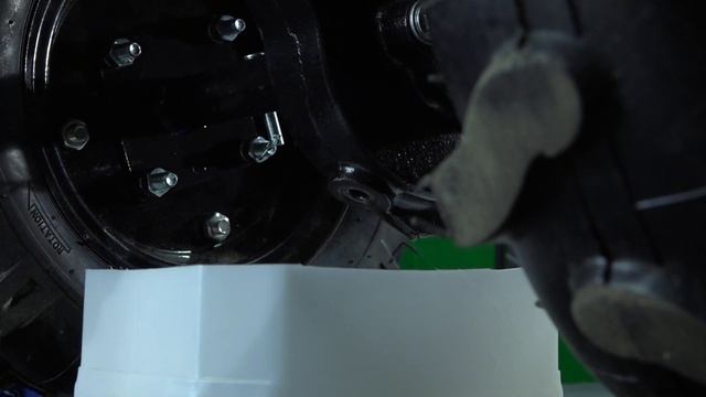 Как заменить масло в редукторе на сельхозмашине HUTER