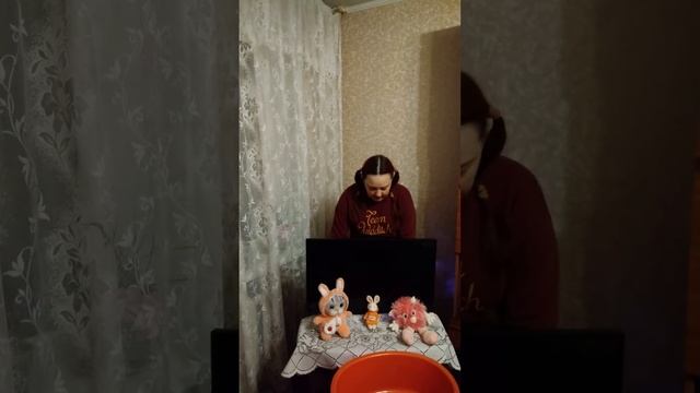 В роли - режиссёр и 😄автор-исполнитель, песня 🎶"Чумазики", оператор - супер-🐇зайка💖 смотреть онлайн