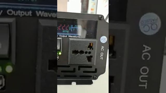 Inversor de Voltgaje 12V a 220V 50HZ 1500W смотреть онлайн