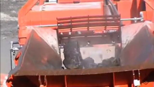 J-1160 Mobile Tracked Jaw Crusher Working 1