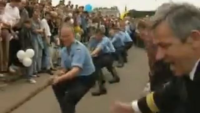 Rope pulling http:www.tvdata.rusportrope_pulling0 Перетягивание каната