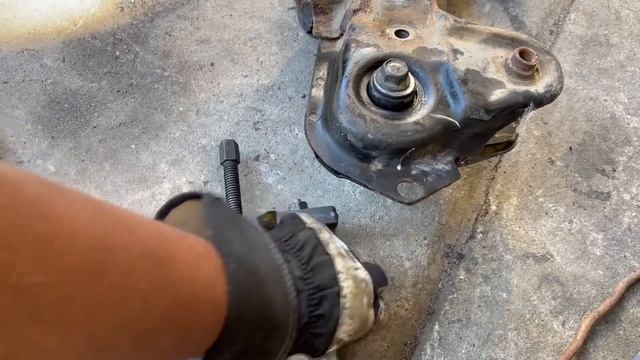 How to remove a bushing from Honda Crossmember смотреть онлайн