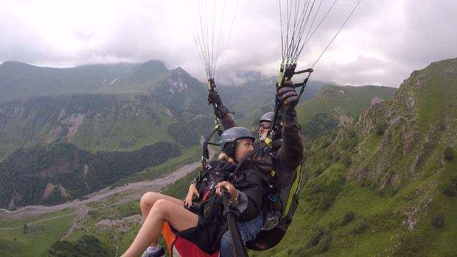 28072019ParaTourYes Gudauri, Georgia кавказ полет на параплане