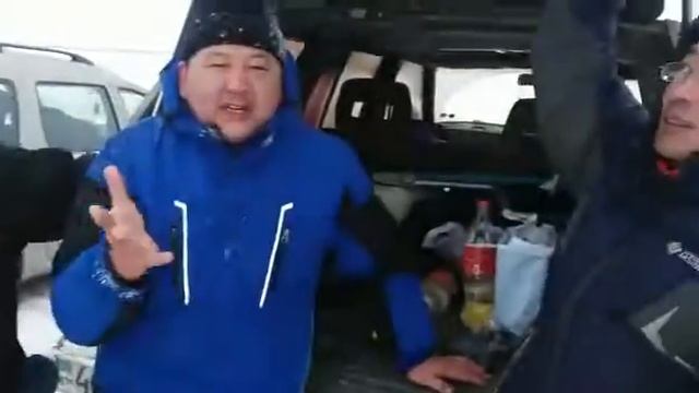 Одноклассники на рыбалке. смотреть онлайн