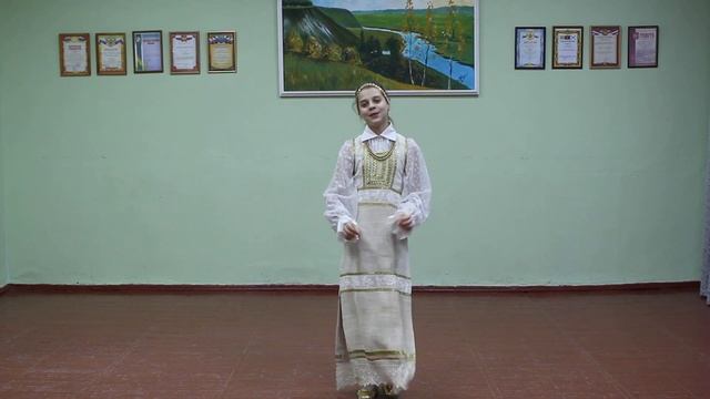 "Вышла кошка за кота"- солистка образцового фольклорного ансамбля "Ладушки" Азарова Злата