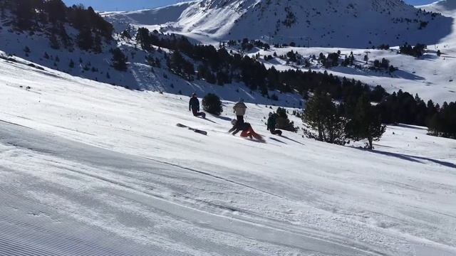 Неудачное падение на лыжах!