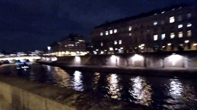 Париж. Вечерняя прогулка. Сувенирные лавки. смотреть онлайн