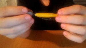 Как насодить овсетный крючок на силиконовую рыбку.