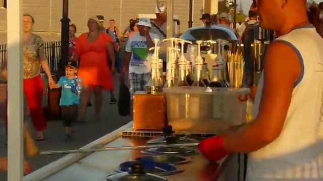 Продавец мороженого Адлер