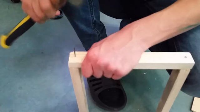 Делаем кормушки в Социально-реабилитационном центре "Виктория" смотреть онлайн