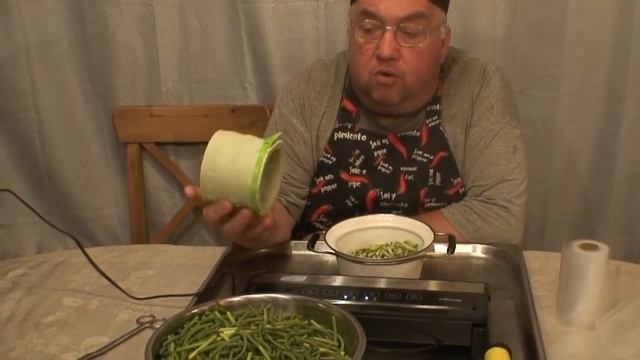 Стрелки чеснока.  Вакууматор.  Вакуумный упаковщик  Вакуумные пакеты  Вакуумный укупорщик Медведева
