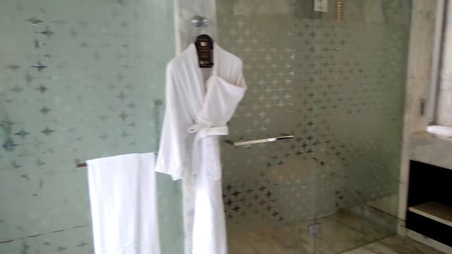 Съемка номера Sofitel Bali Nusa Dua Beach 5*Бали. Бронировать тур из Калининграда +7(4012)900095 смотреть онлайн